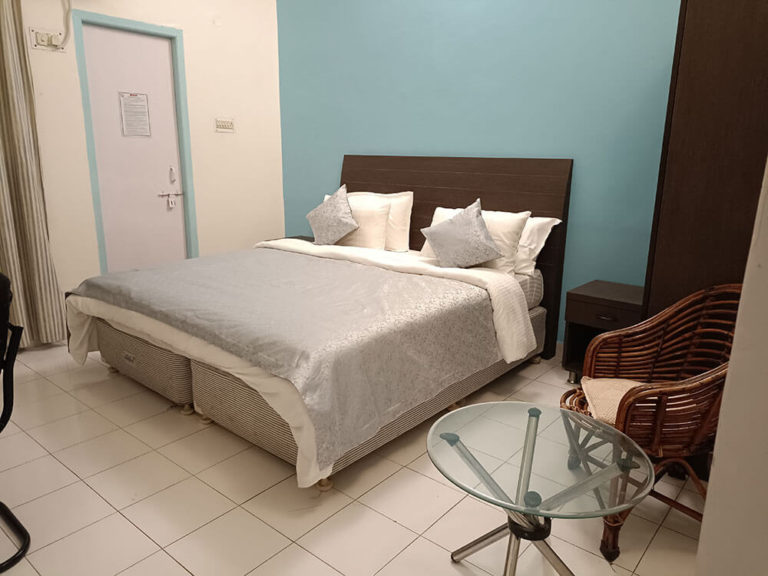 Azure-HomeStay-King-Aashiana-Lucknow