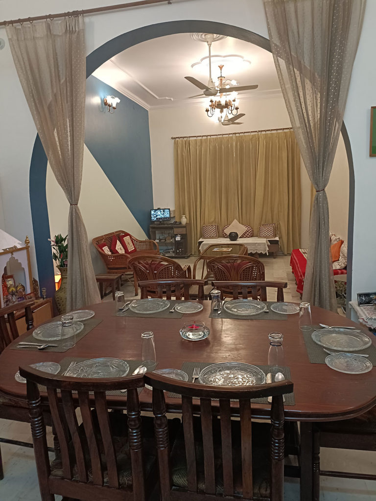 Dining-Area-HomeStay-Aashiana-Lucknow