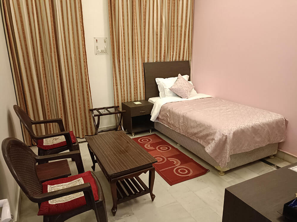Roseate-HomeStay-Single-Aashiana-Lucknow